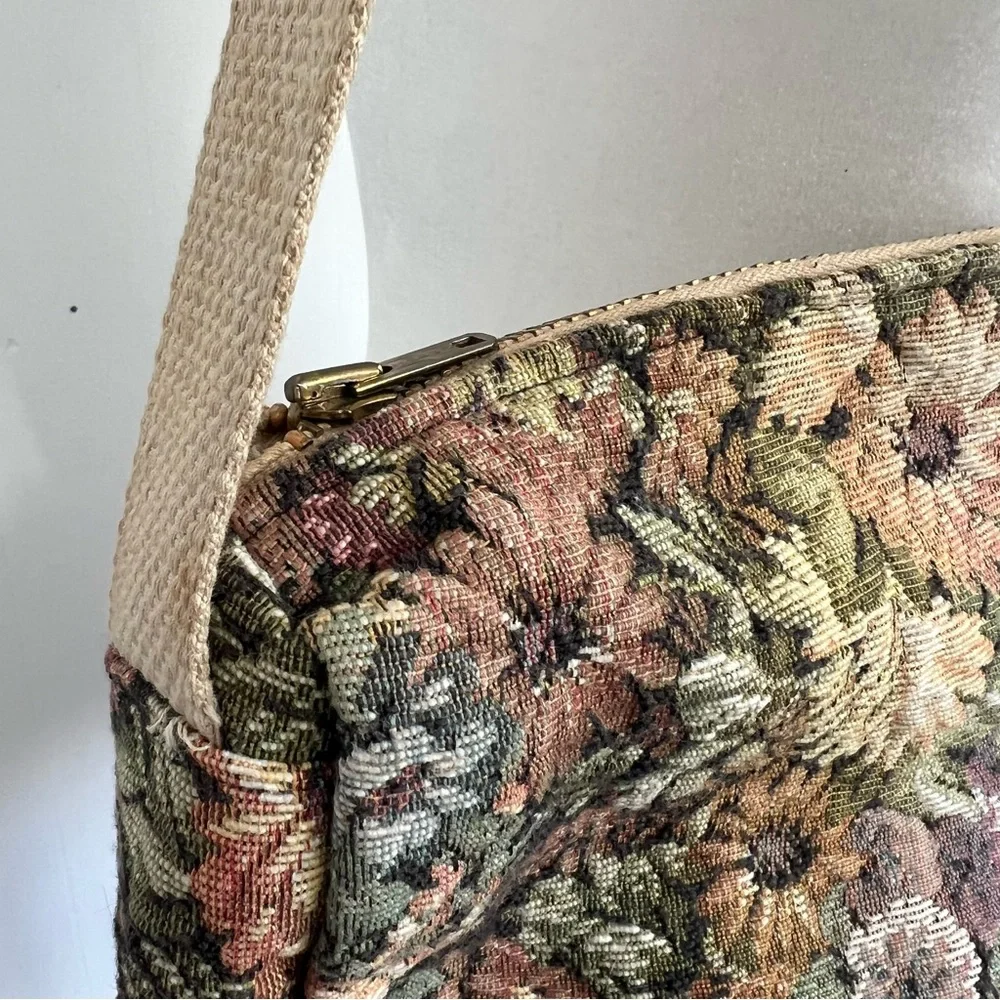Vintage Cottagecore Grannycore Floral Tapestry Shoulder Bag Pocketbook